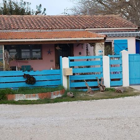 Une Maison Sur Une Presqu'Ile Port-Saint-Louis-du-Rhône Exterior photo